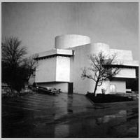 Kalita Humphreys Theater (completed 1959), Dallas, Texas, photo Sisdisco, Wikipedia.jpg